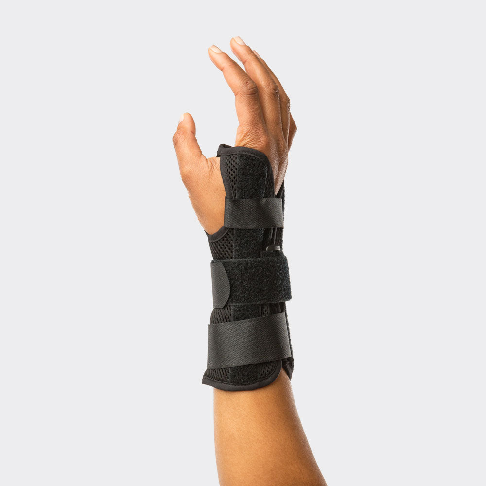Thermoskin Adjustable Wrist Brace Left Black